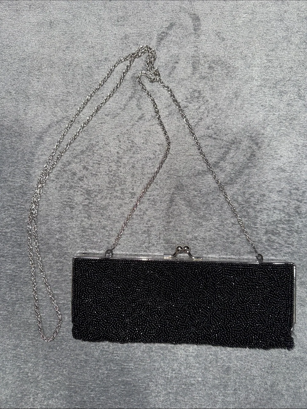La Regale - Black Beaded Chain Clutch